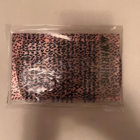 ROSE LEOPARD FACE COVERING - Picture 4 of 4